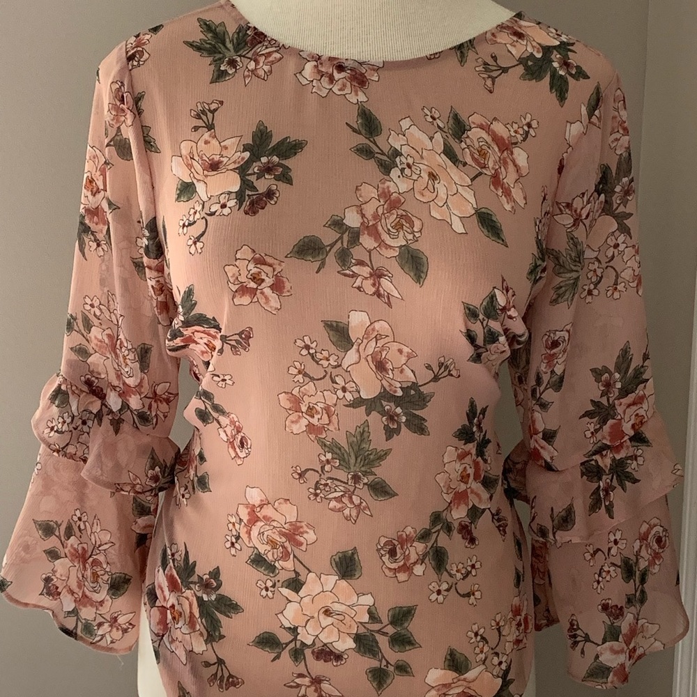 TORRID 0X FLORAL RUFFLE BELL SLEEVE STRAPPY BLOUSE - Picture 5 of 7